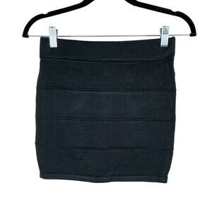 Zenana Outfitters Solid Black Knit Pull On Stretchy Mini Skirt Small/Medium